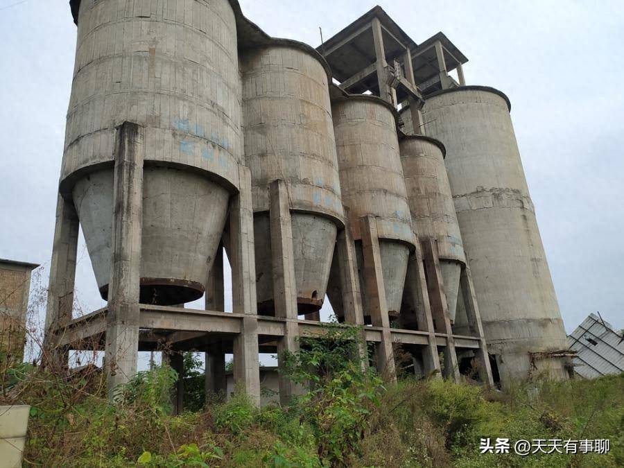 降价八千多万，四川乐山这家老牌水泥厂破产拍卖，被人4688万拿下