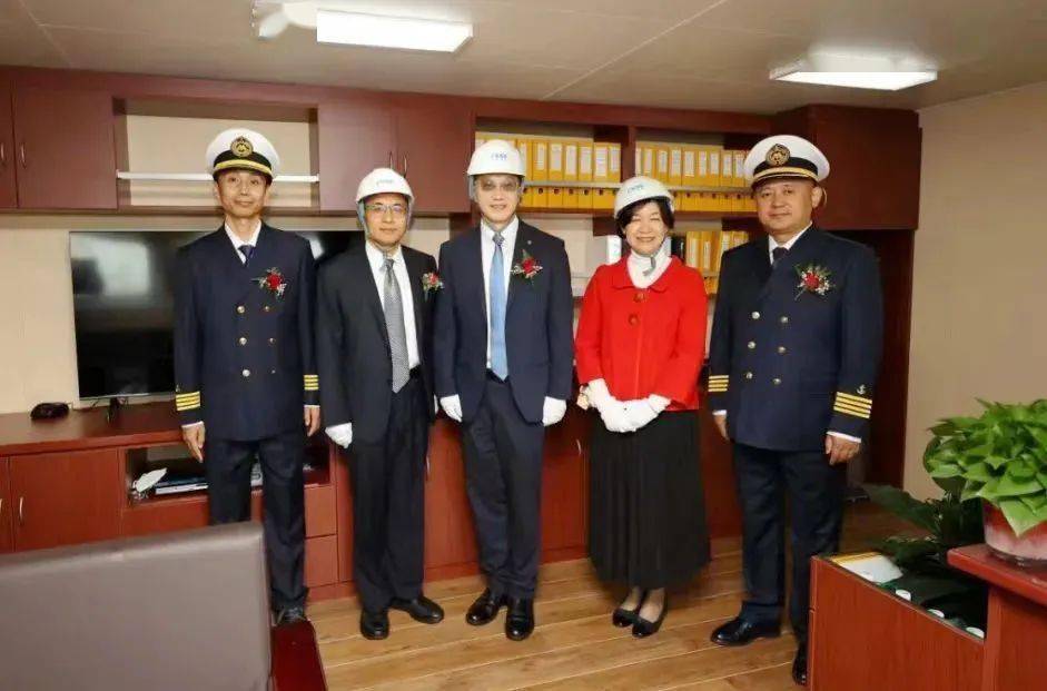 阿芙拉型原油船+1！招商轮船“凯和”轮在大连造船山海关命名交付！