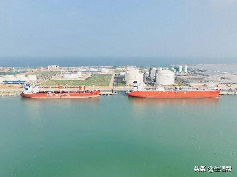 滨州港首次实现原油船和LPG船同时靠泊接卸