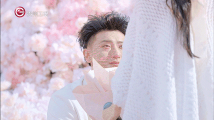 知名男歌手与未婚妻严正声明！